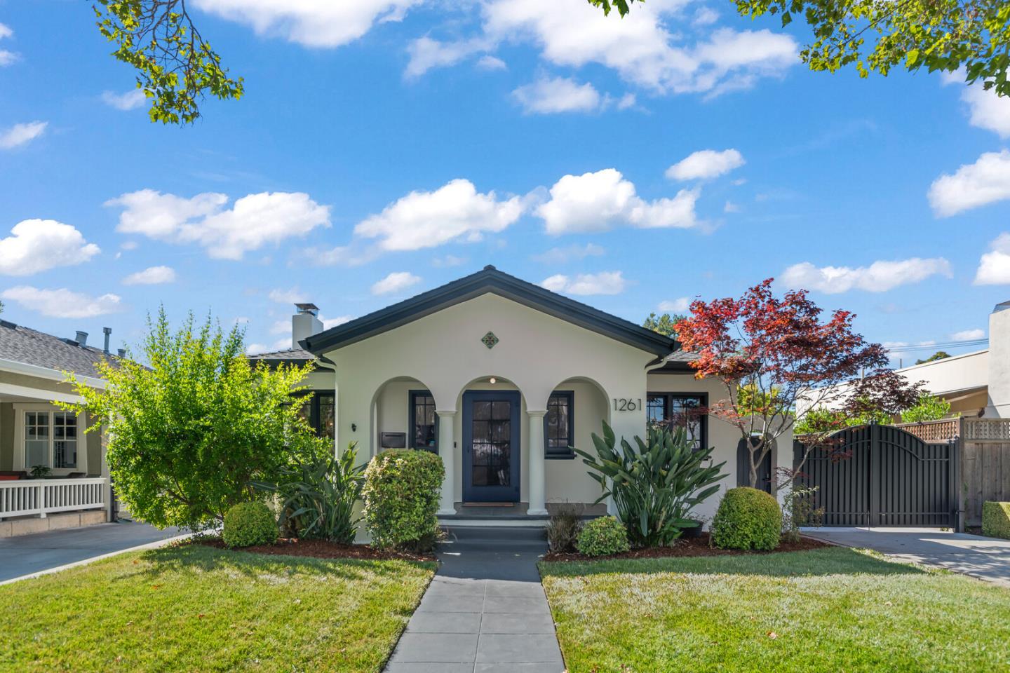 1261 Mariposa Avenue