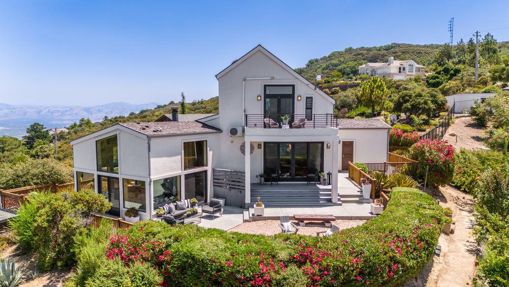 15355 Blackberry Hill Road