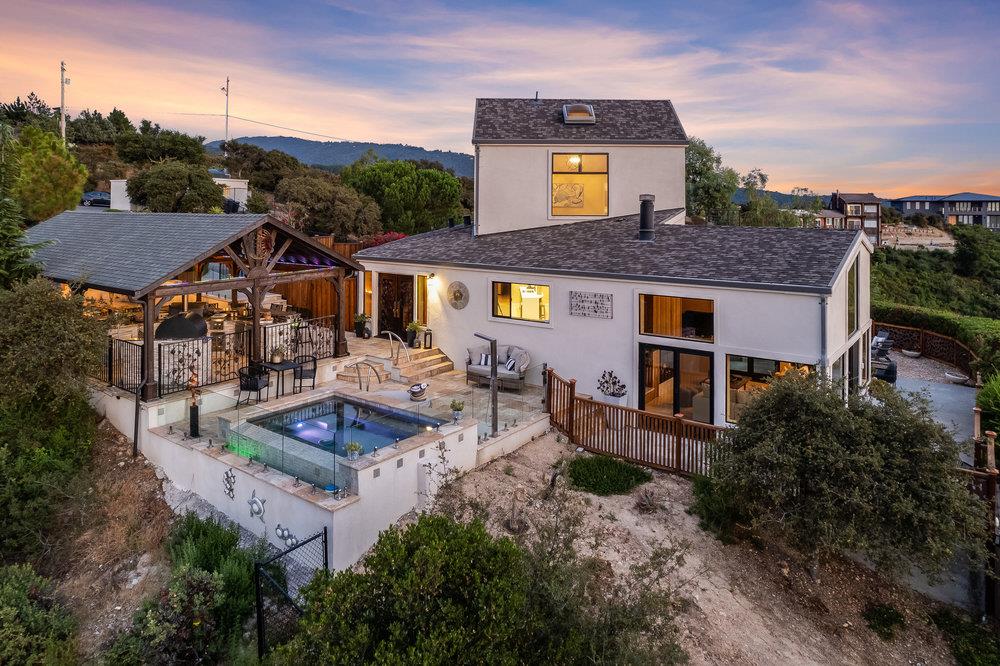 15355 Blackberry Hill Road