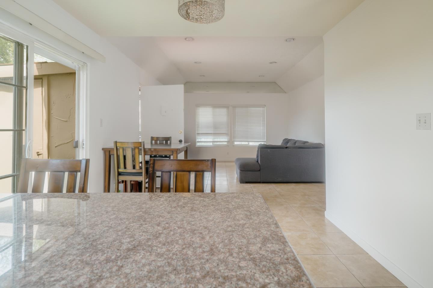 468 Avenida Arboles