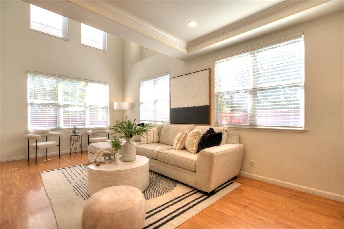 344 Vista Roma Way