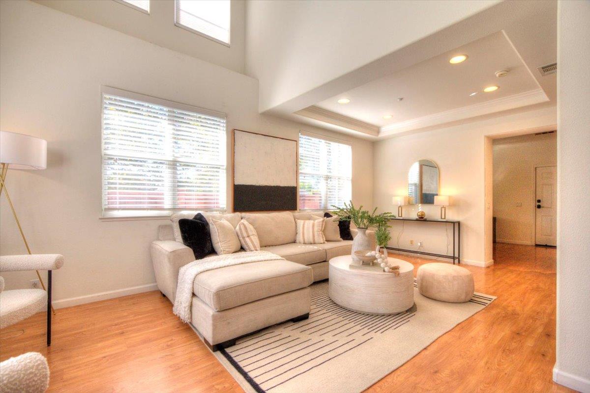 344 Vista Roma Way