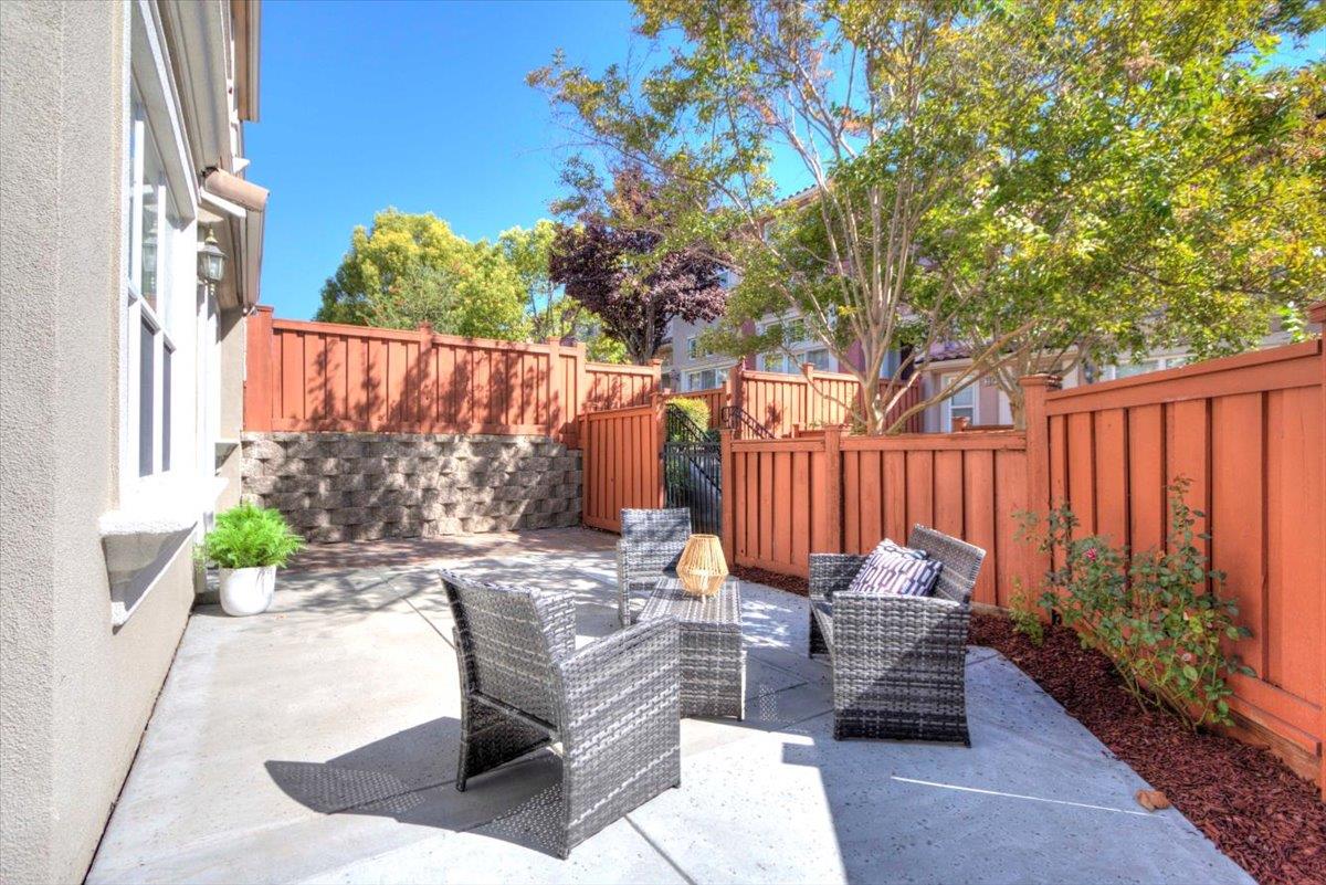 344 Vista Roma Way