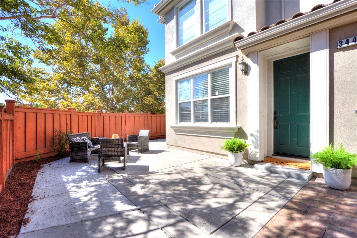 344 Vista Roma Way