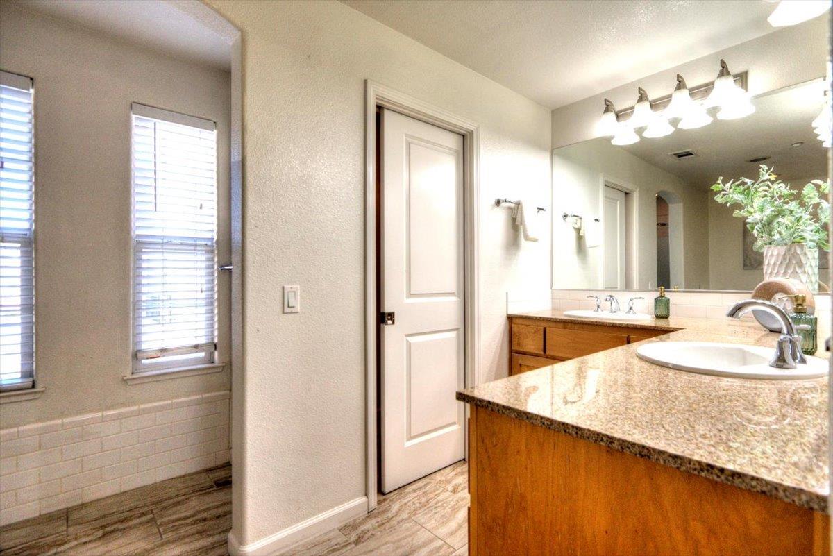 344 Vista Roma Way