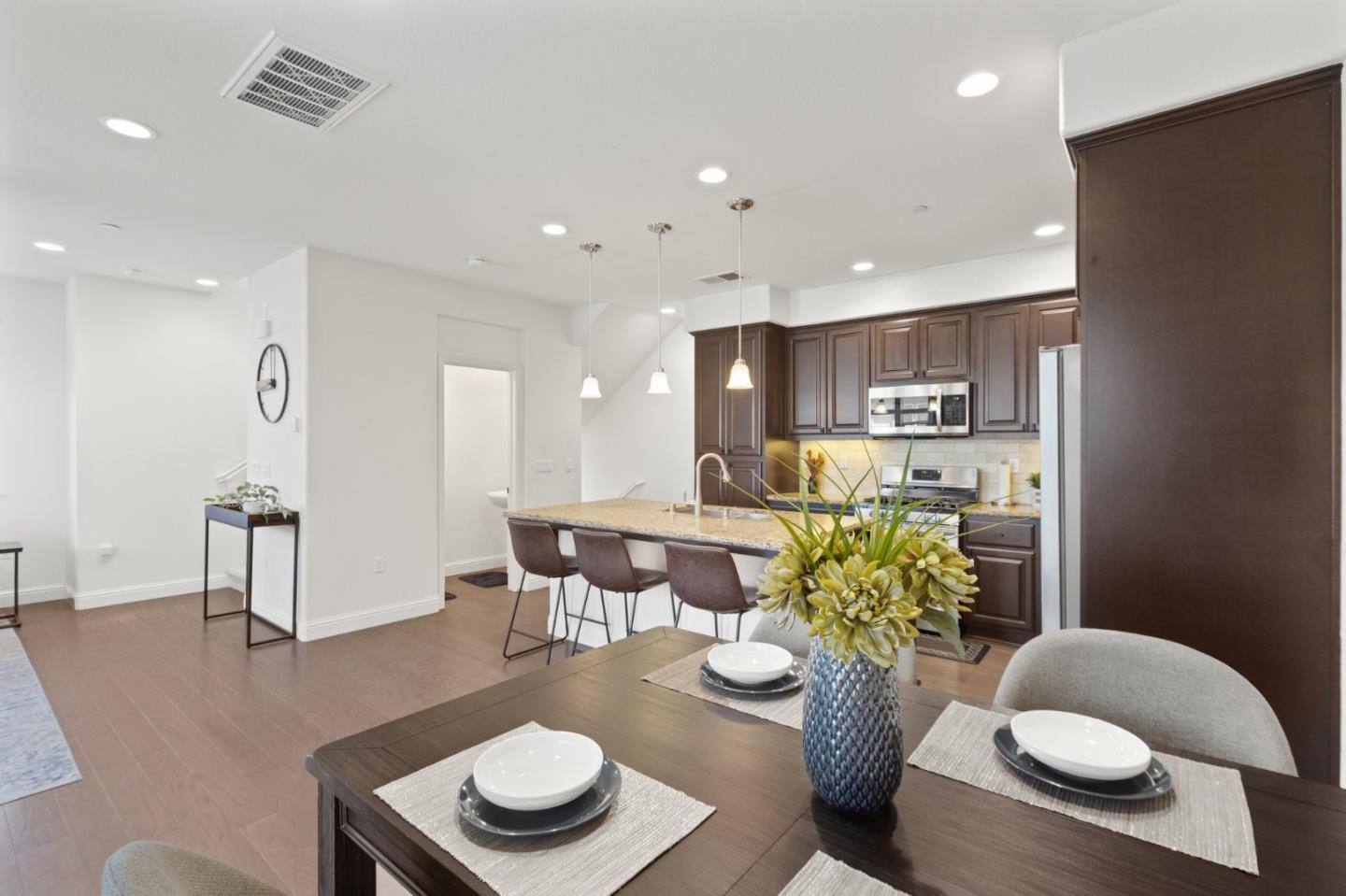 4593 Huntington Lane