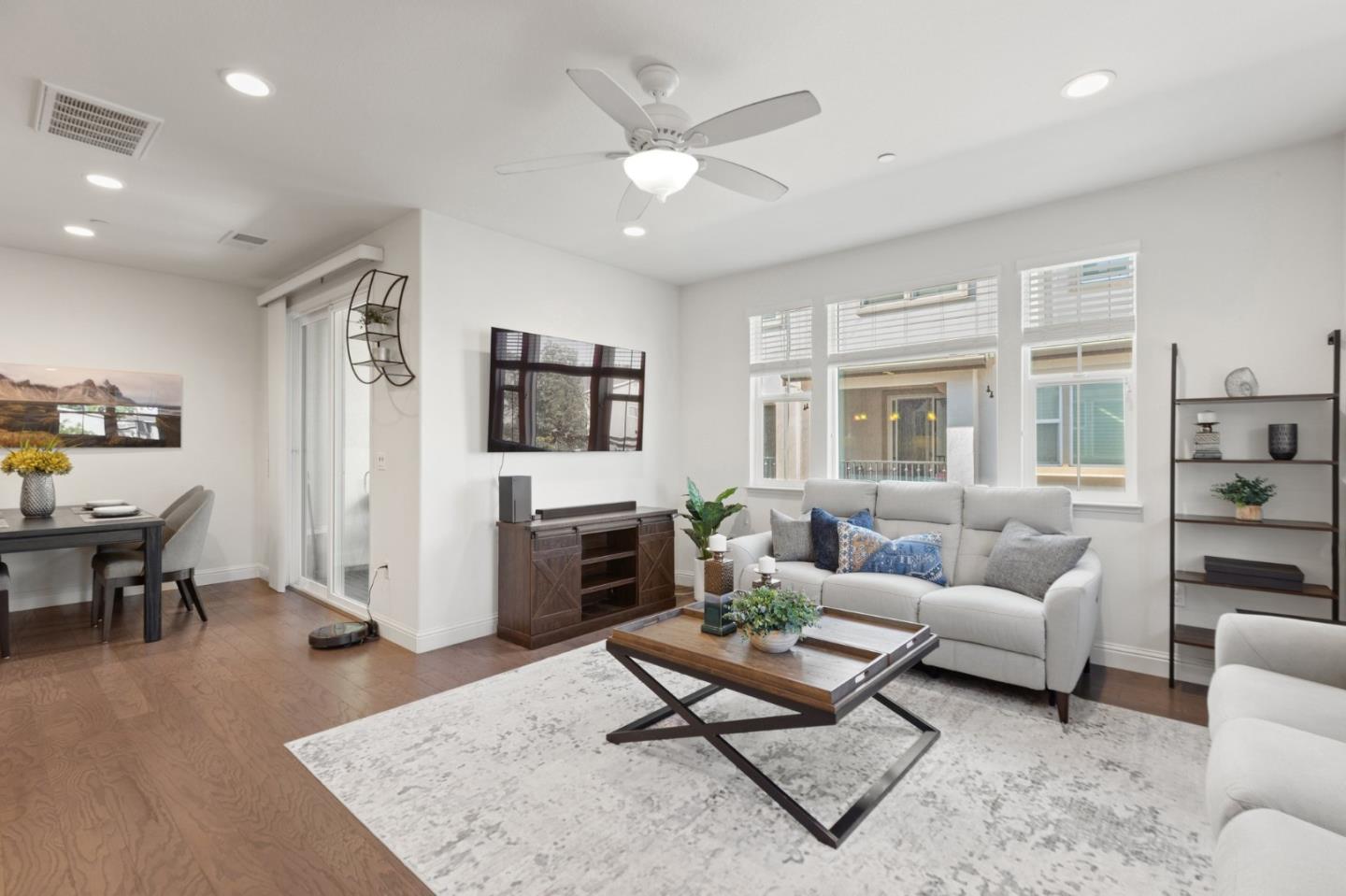 4593 Huntington Lane