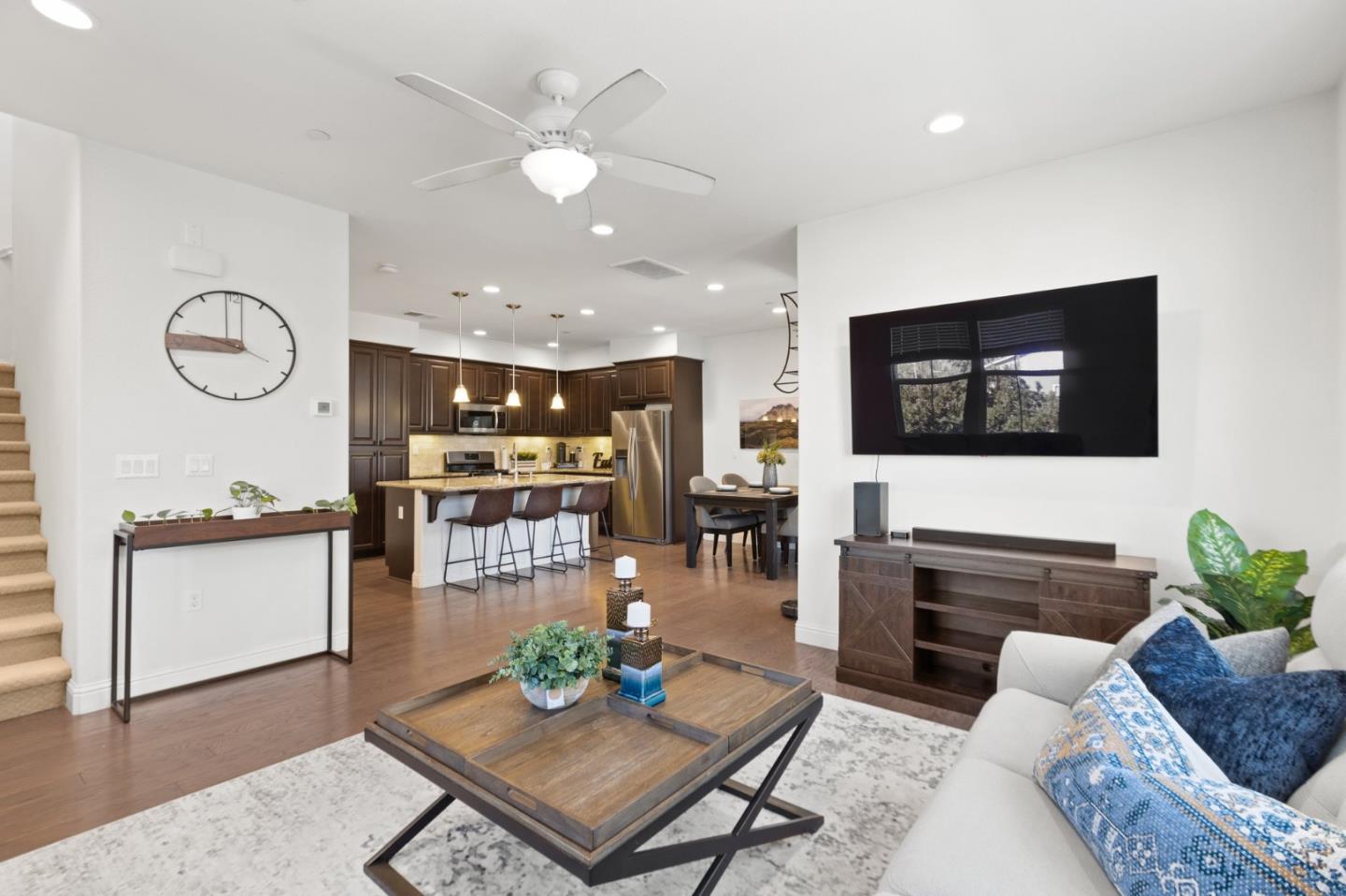 4593 Huntington Lane