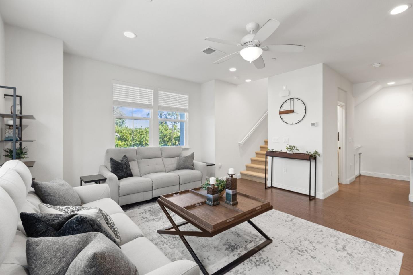 4593 Huntington Lane