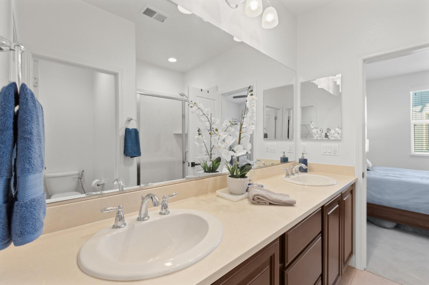 4593 Huntington Lane