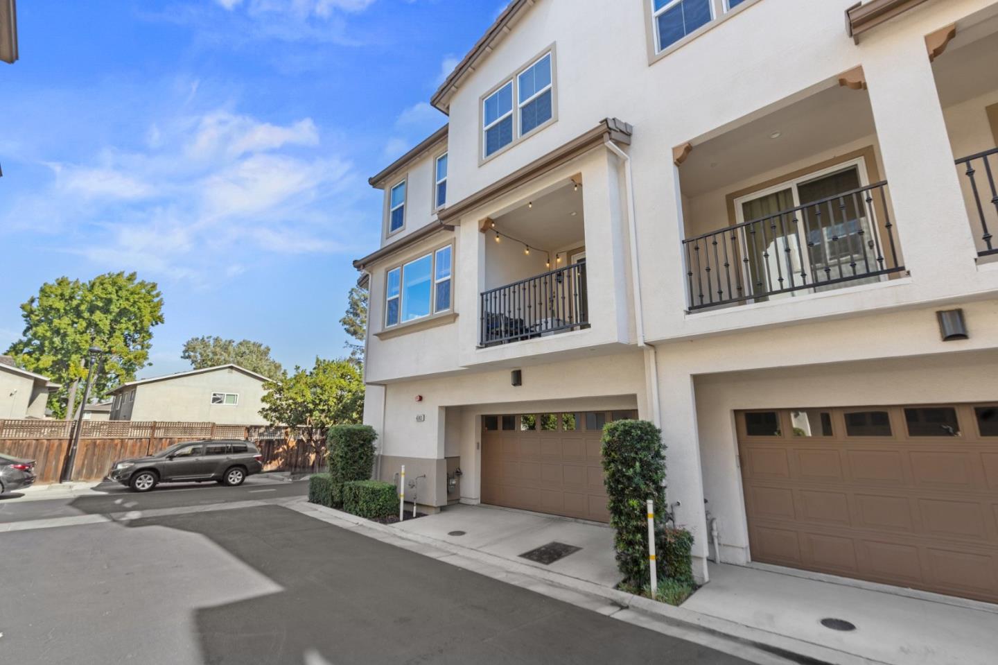 4593 Huntington Lane