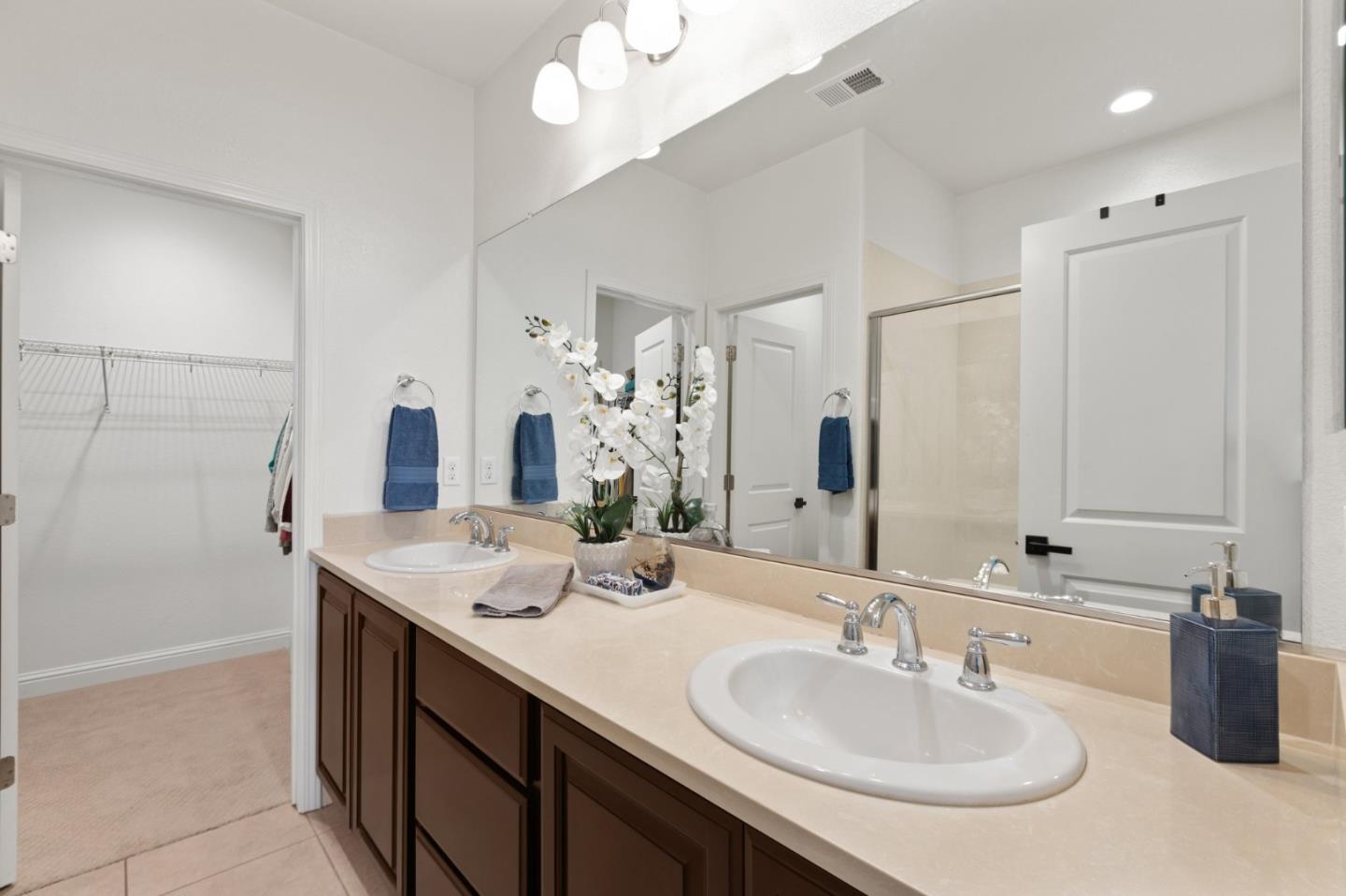 4593 Huntington Lane