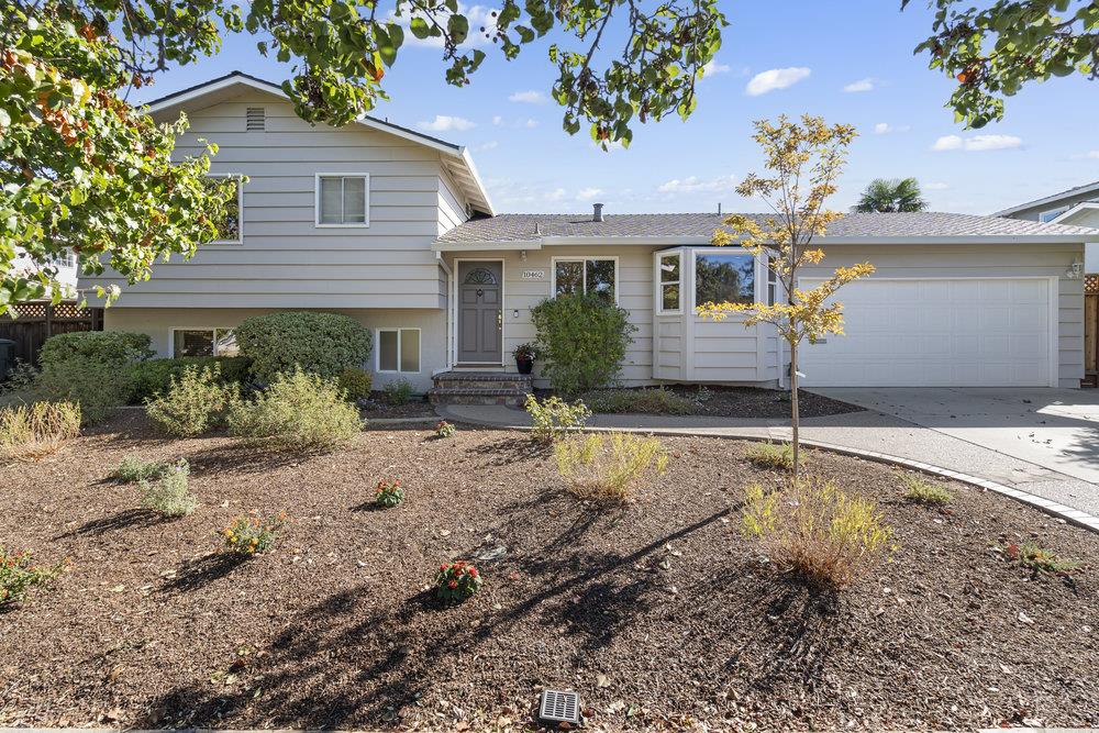 10462 Plum Tree Lane