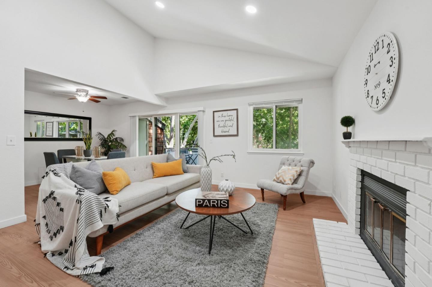 1409 La Terrace Circle