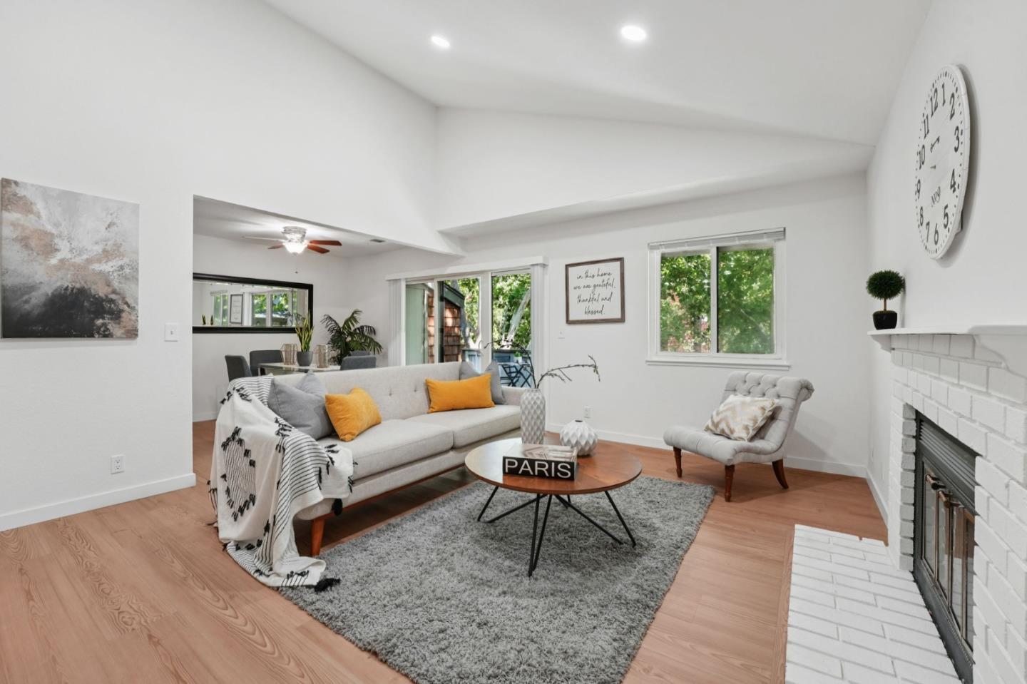 1409 La Terrace Circle
