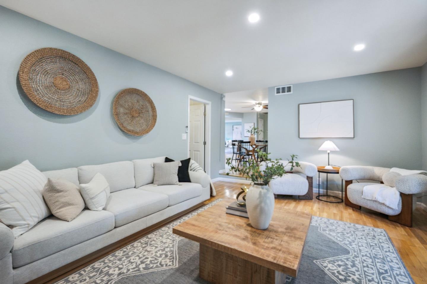 280 Esteban Way