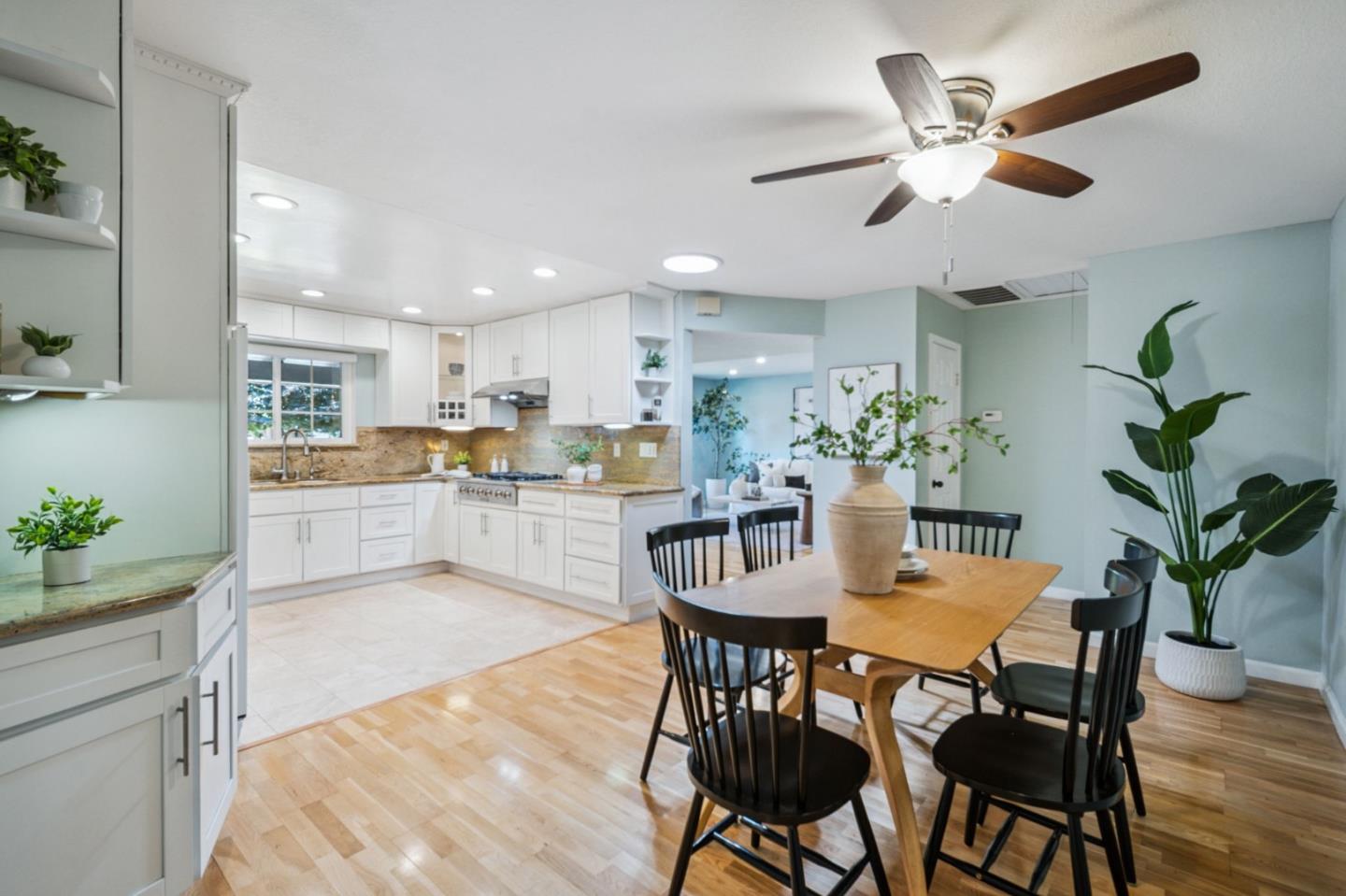 280 Esteban Way