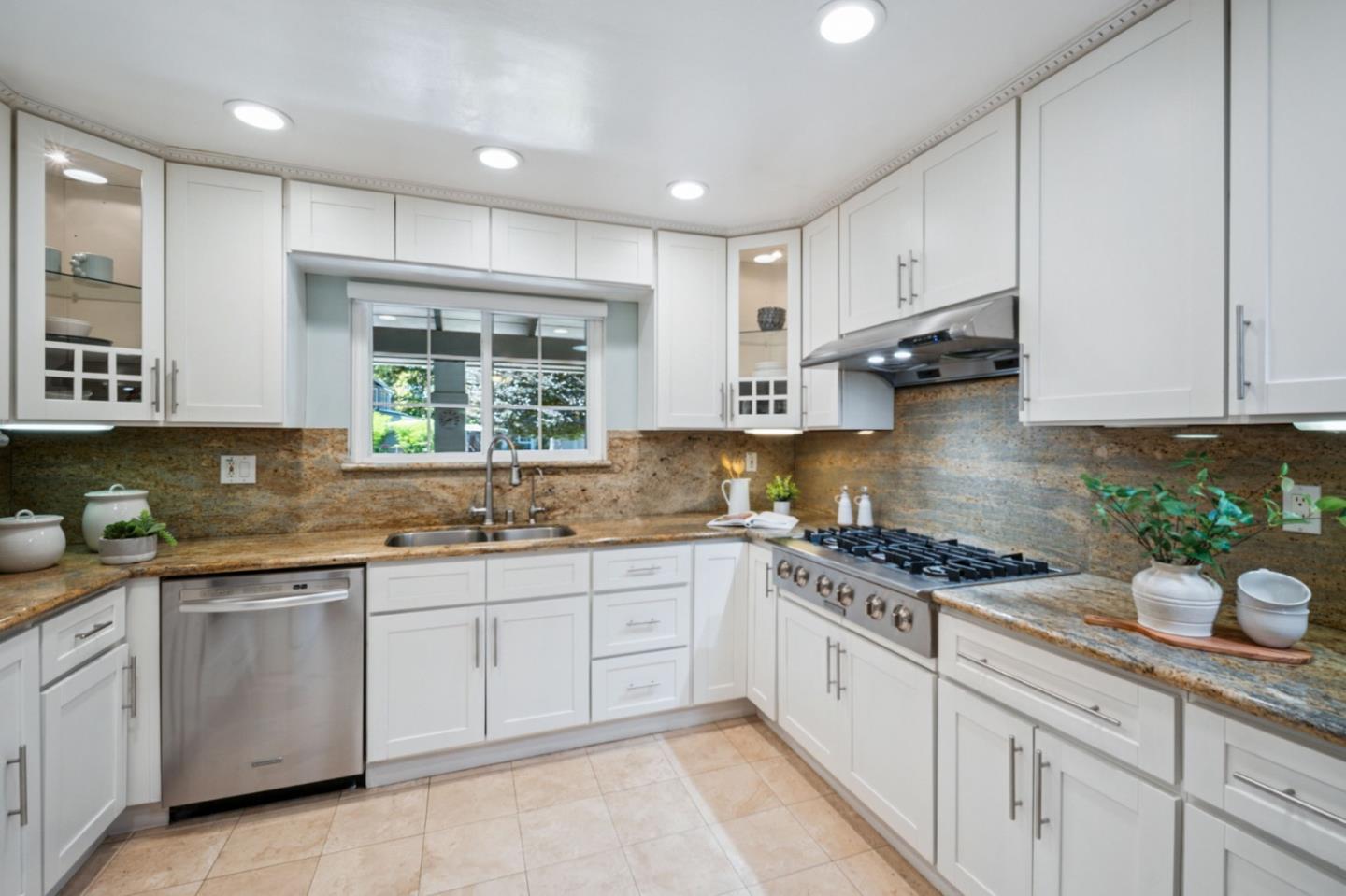 280 Esteban Way