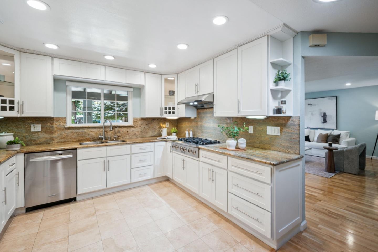 280 Esteban Way