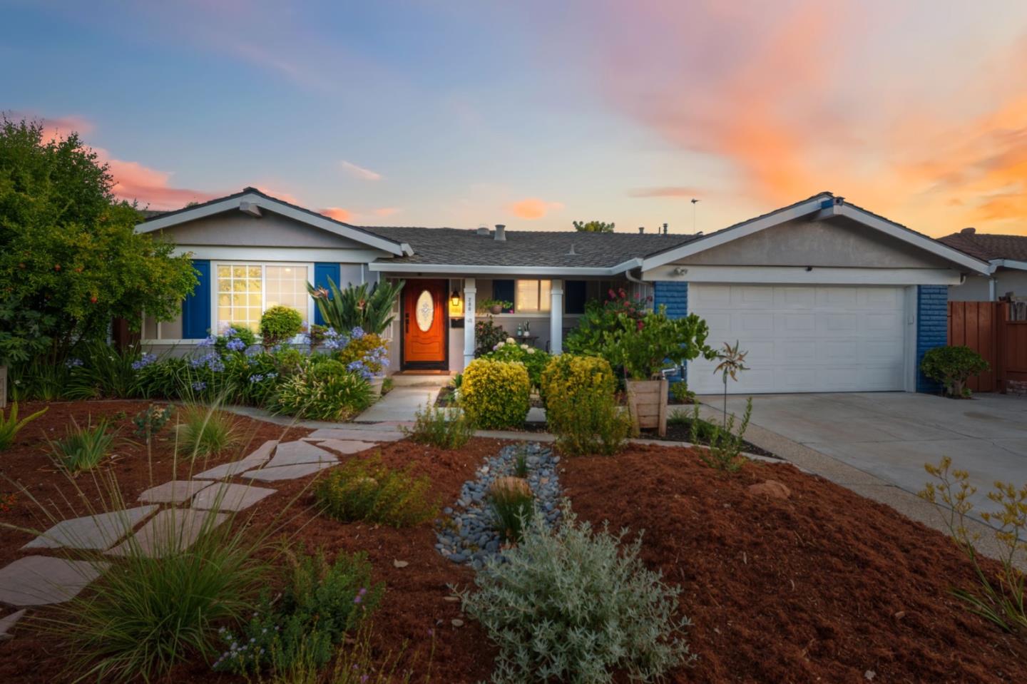 280 Esteban Way