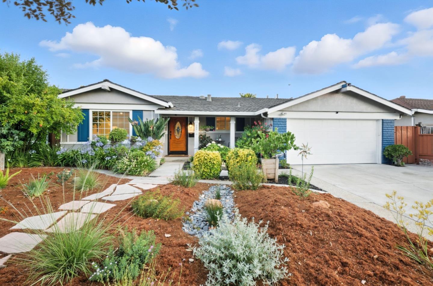 280 Esteban Way