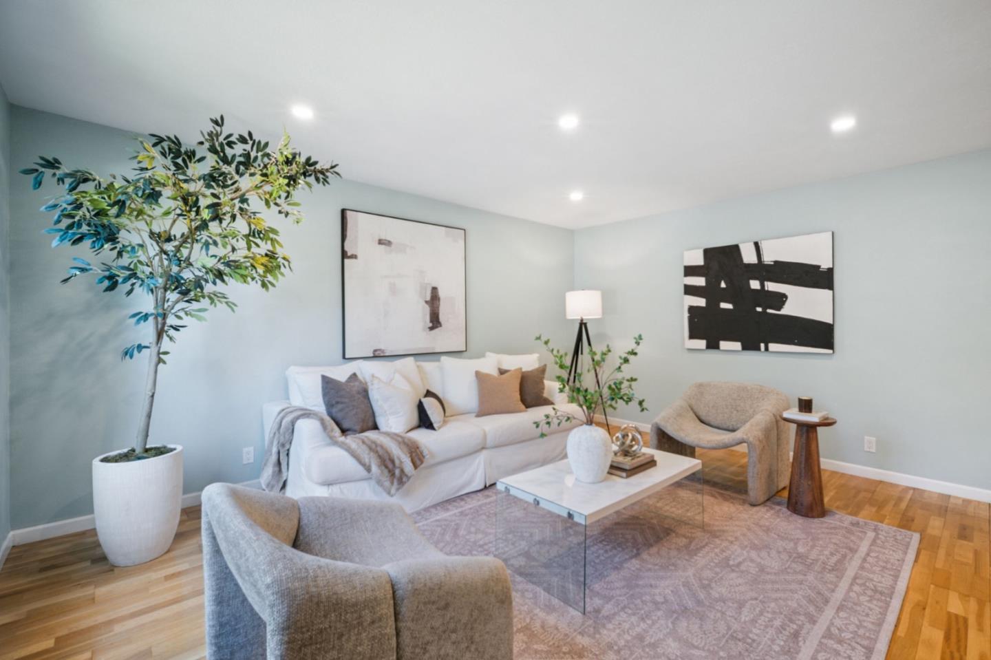 280 Esteban Way
