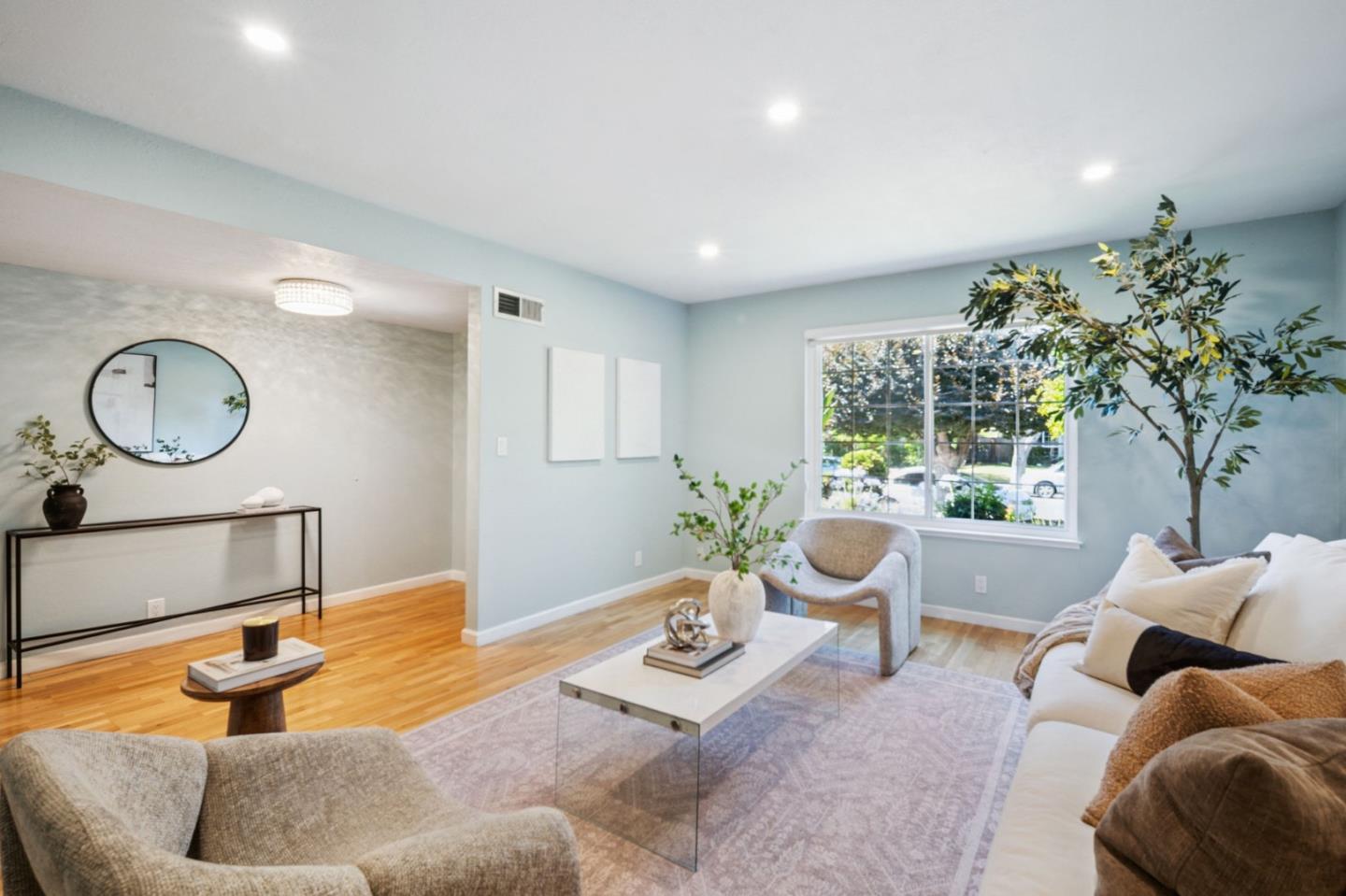 280 Esteban Way