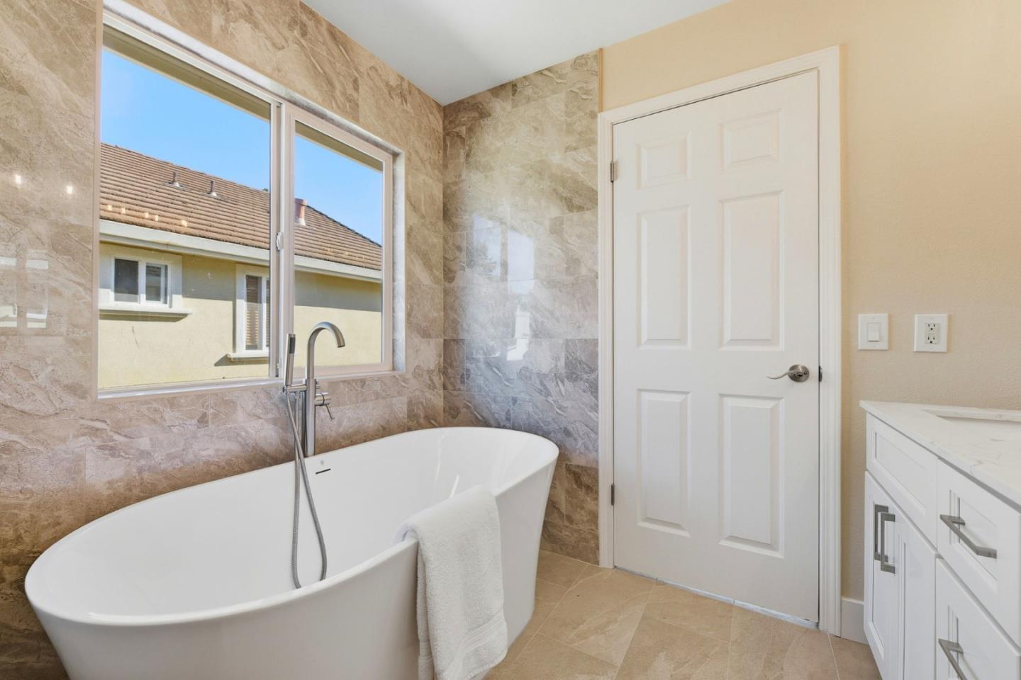 101 Glen Alpine Court
