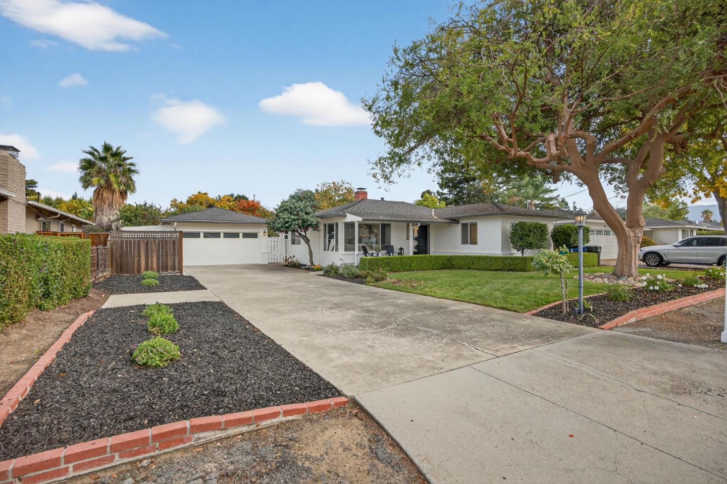 866 Stonehurst Way