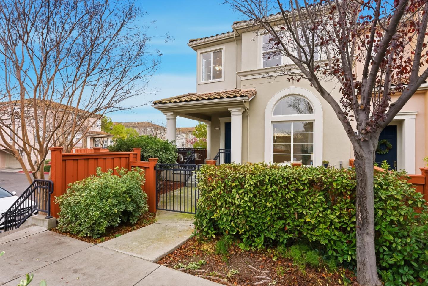 327 Vista Roma Way