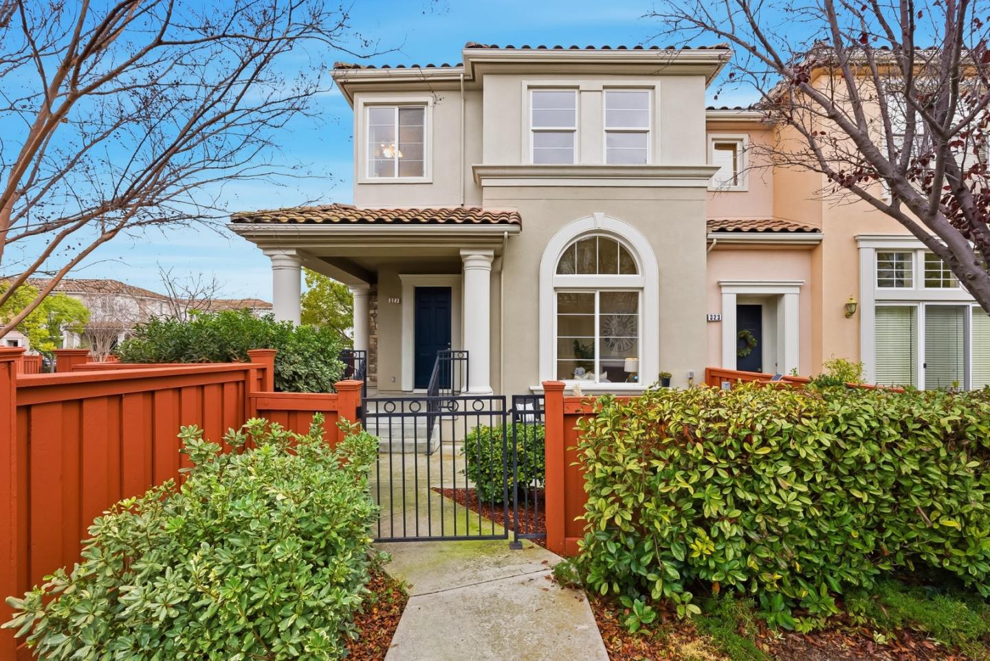 327 Vista Roma Way