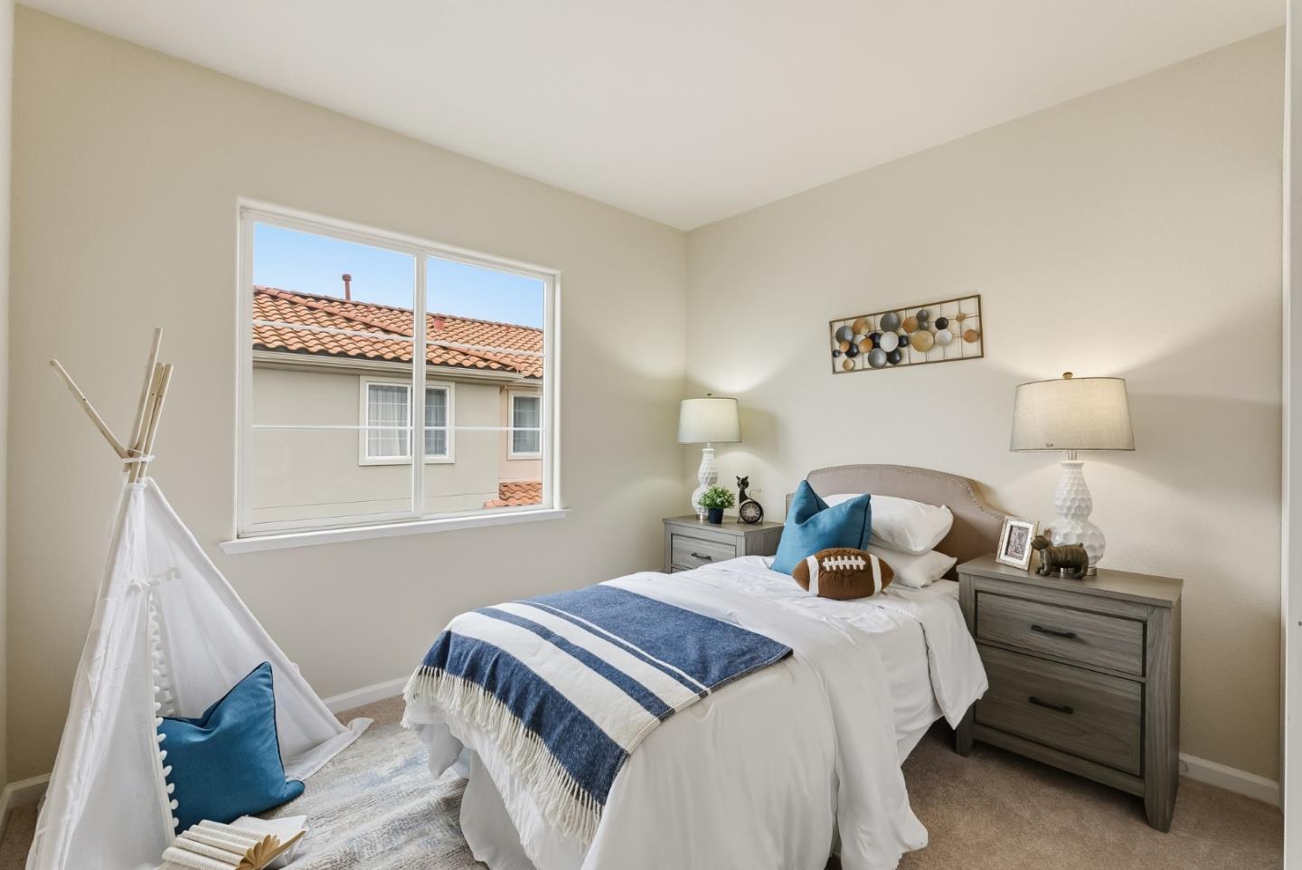 327 Vista Roma Way