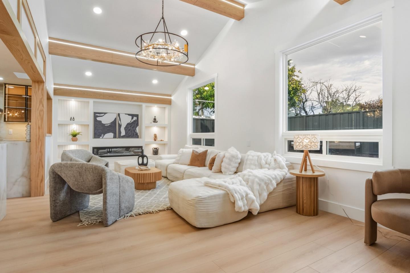 4901 Avenida De Carmen