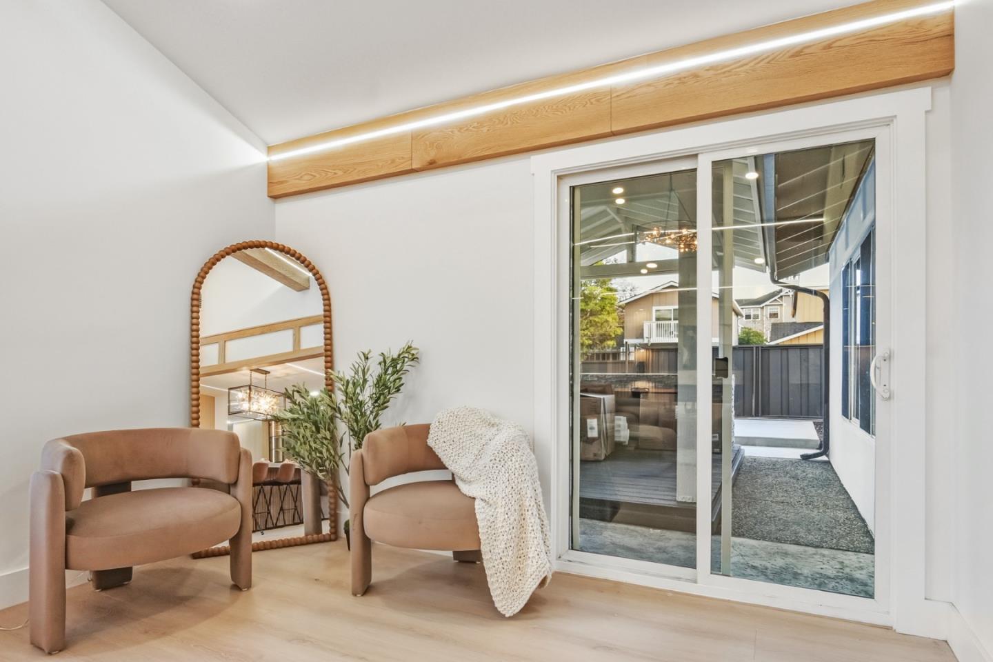 4901 Avenida De Carmen