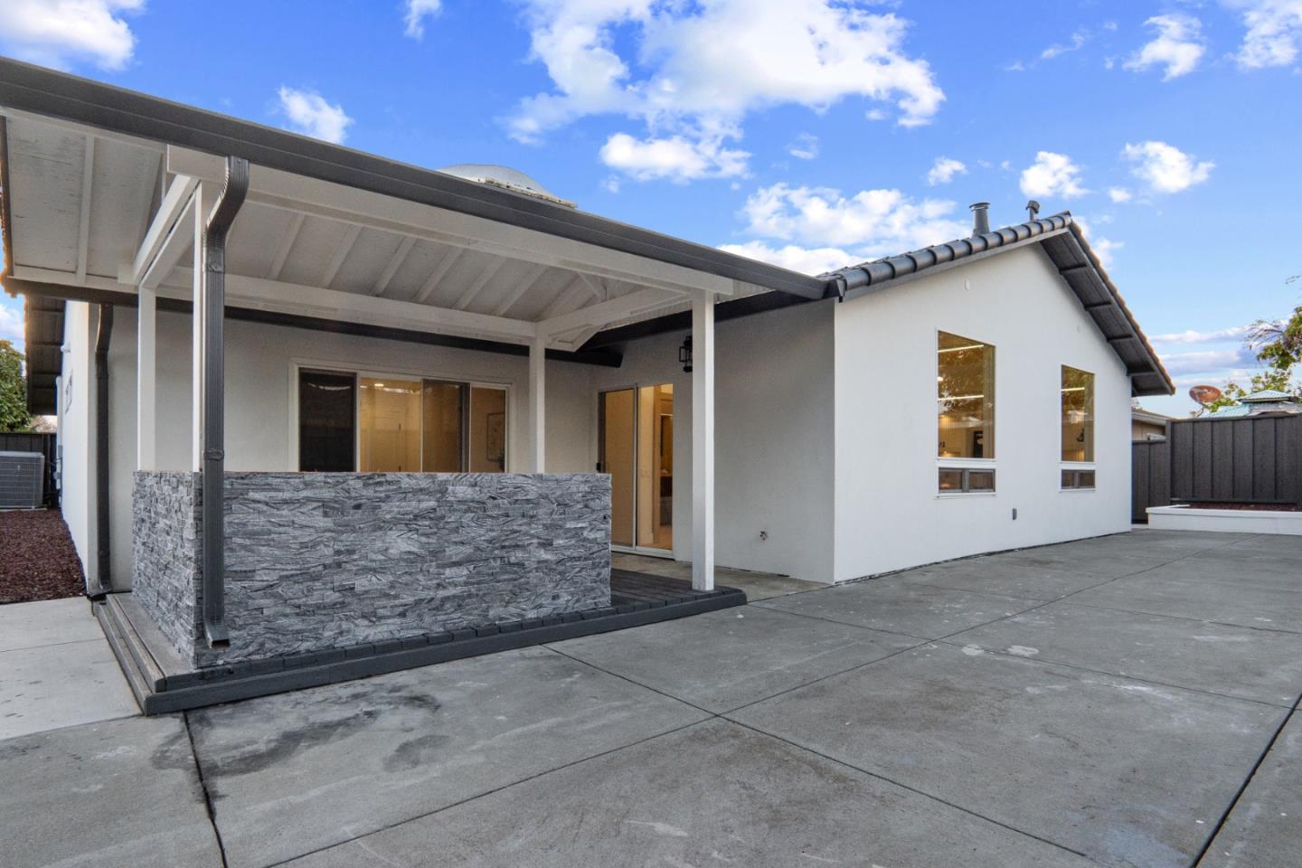 4901 Avenida De Carmen