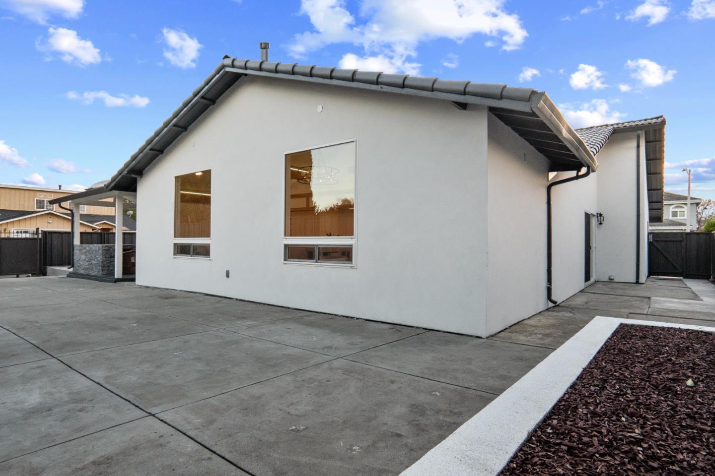 4901 Avenida De Carmen