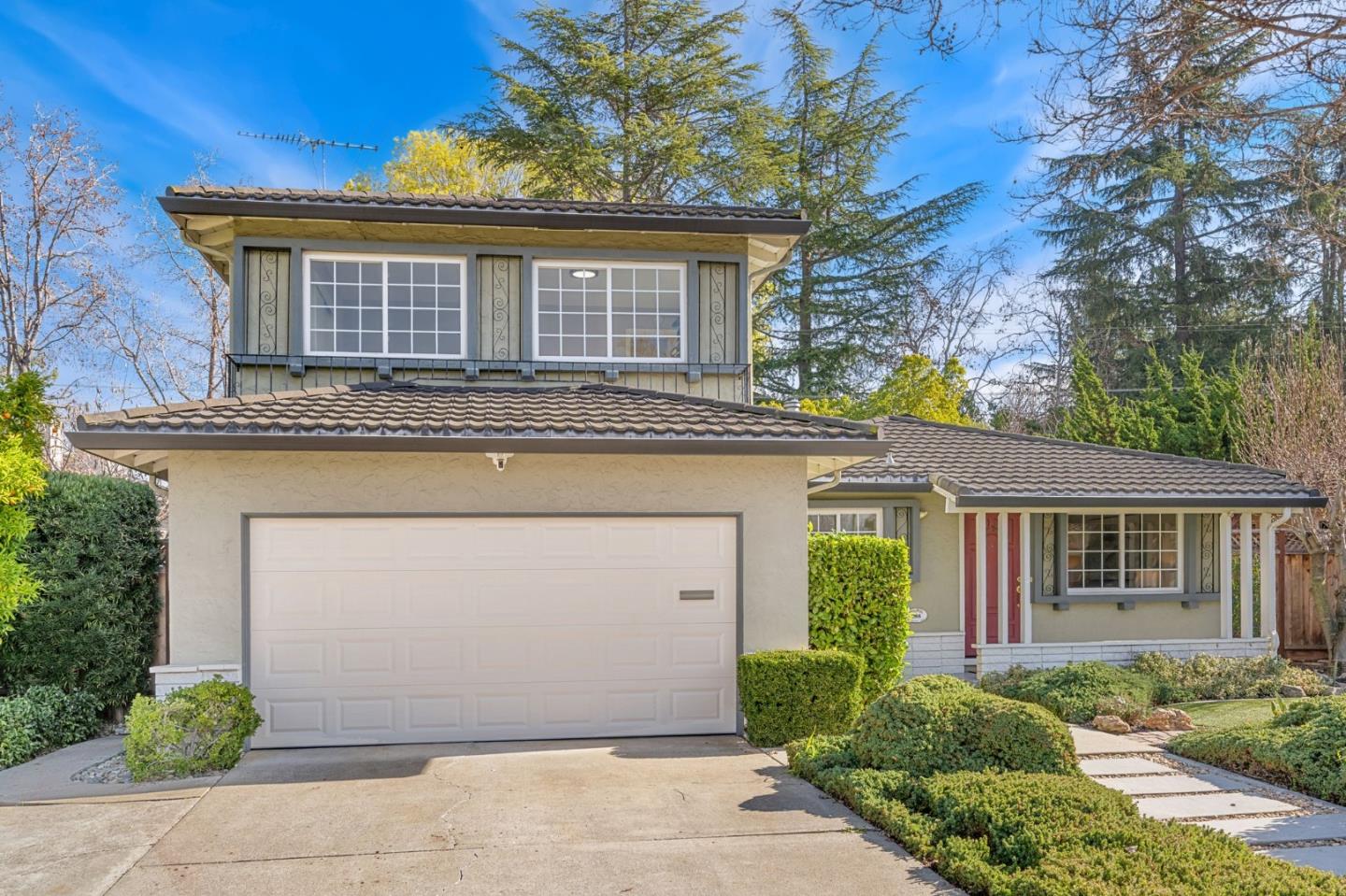 988 Daffodil Way