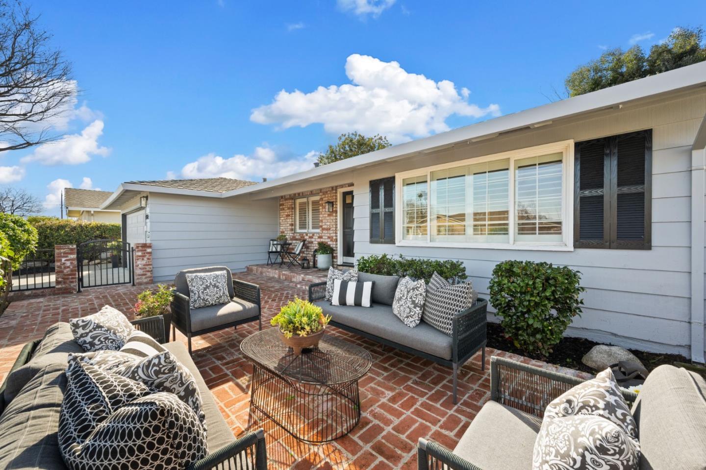 4485 Lynfield Lane