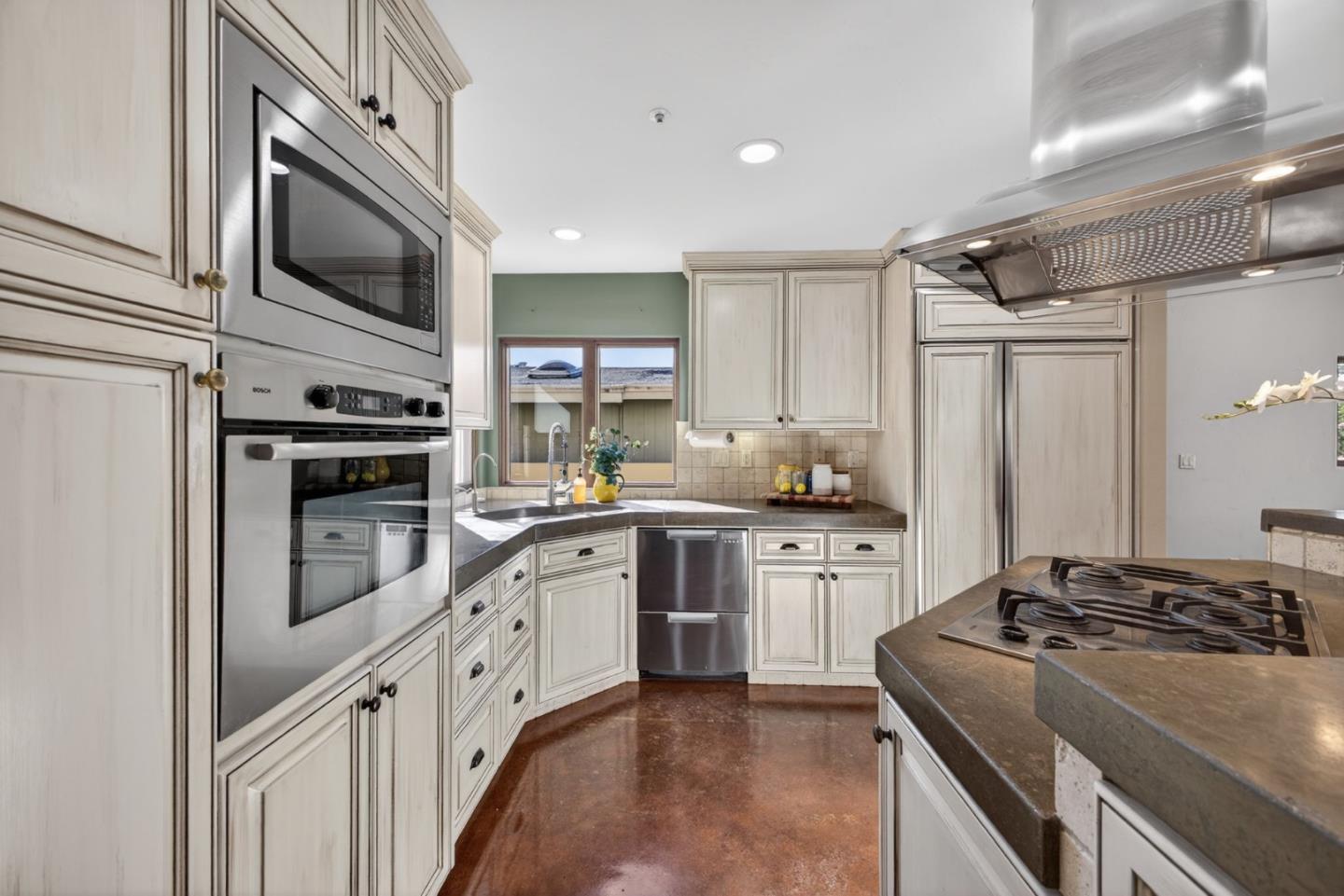 329 Los Altos Drive