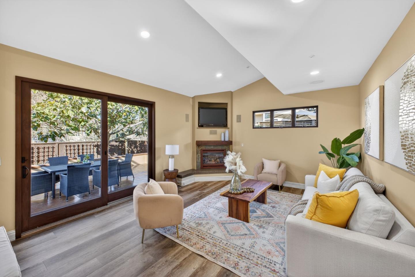329 Los Altos Drive