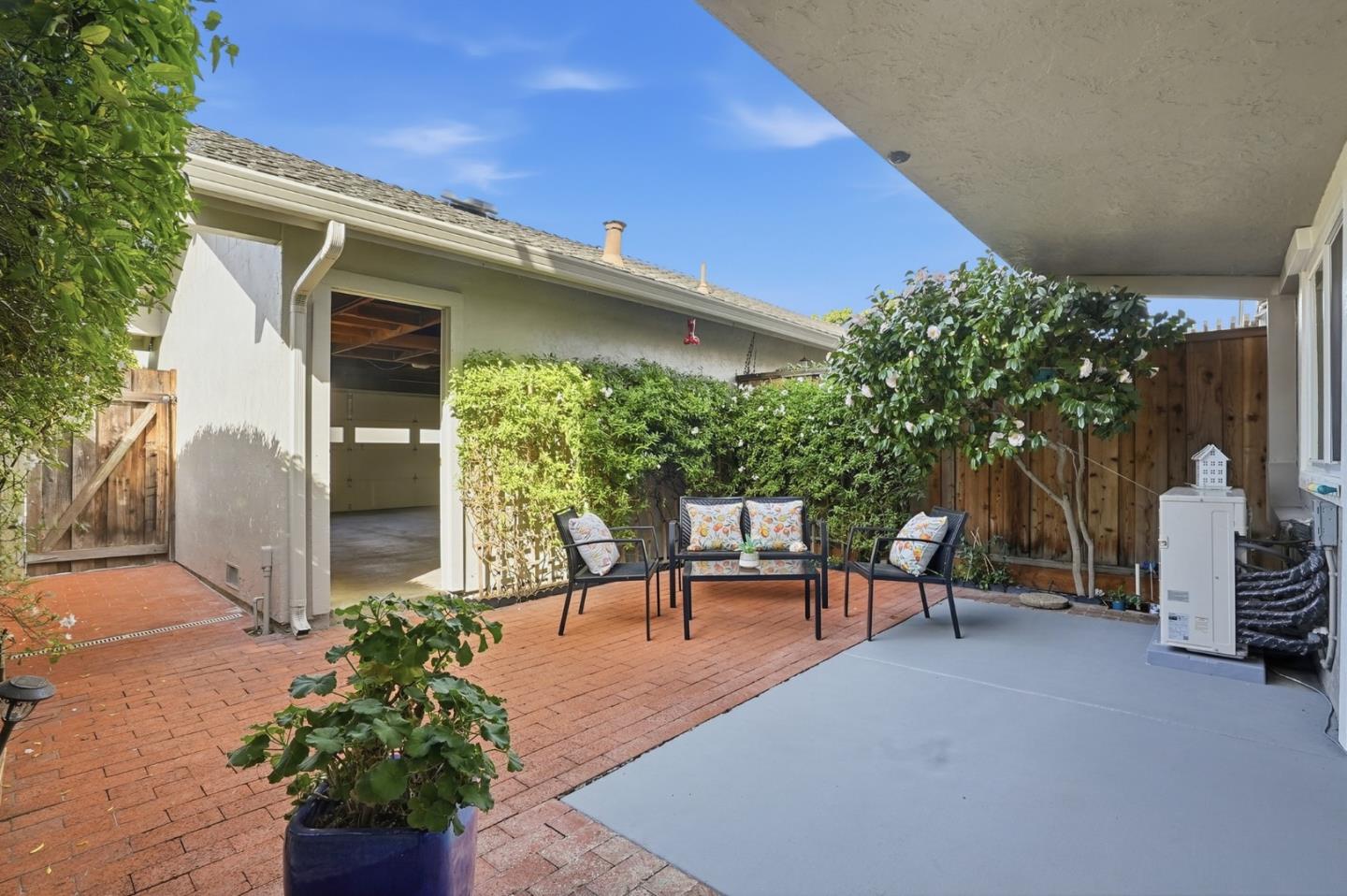 1140 Glenmeadow Court