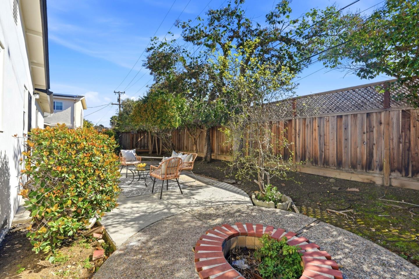 886 Brent Drive