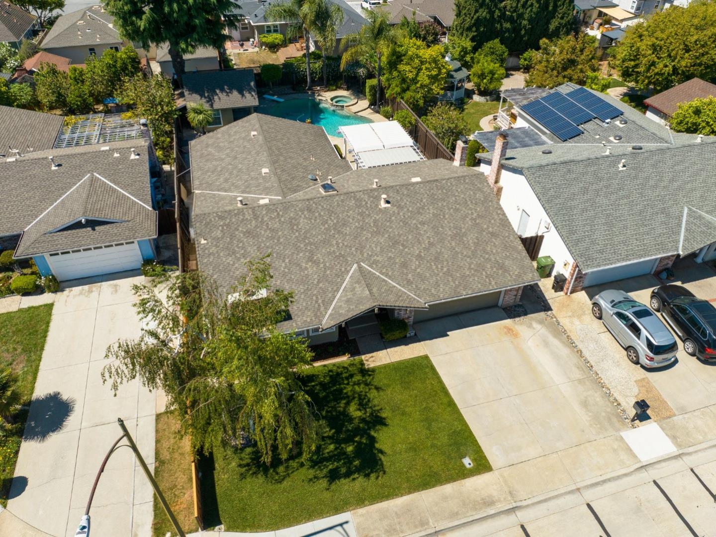 711 Chatsworth Place