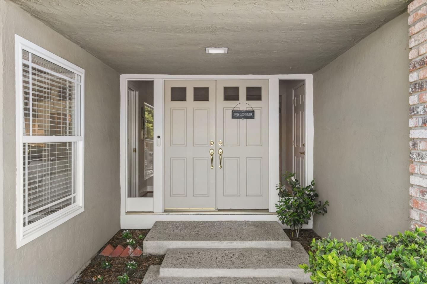 711 Chatsworth Place