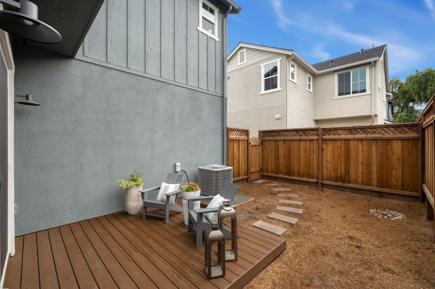 4909 Vivi Place