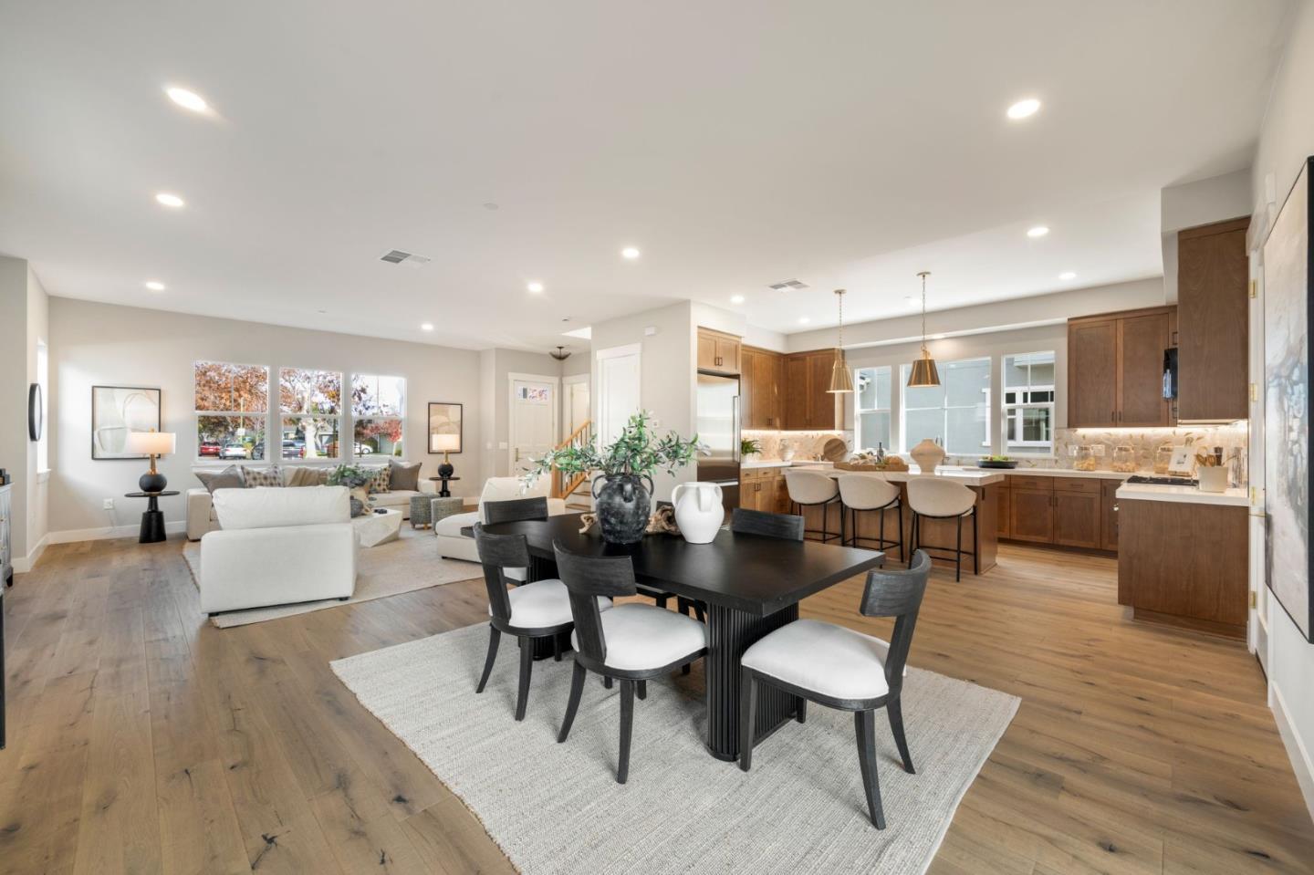 4909 Vivi Place