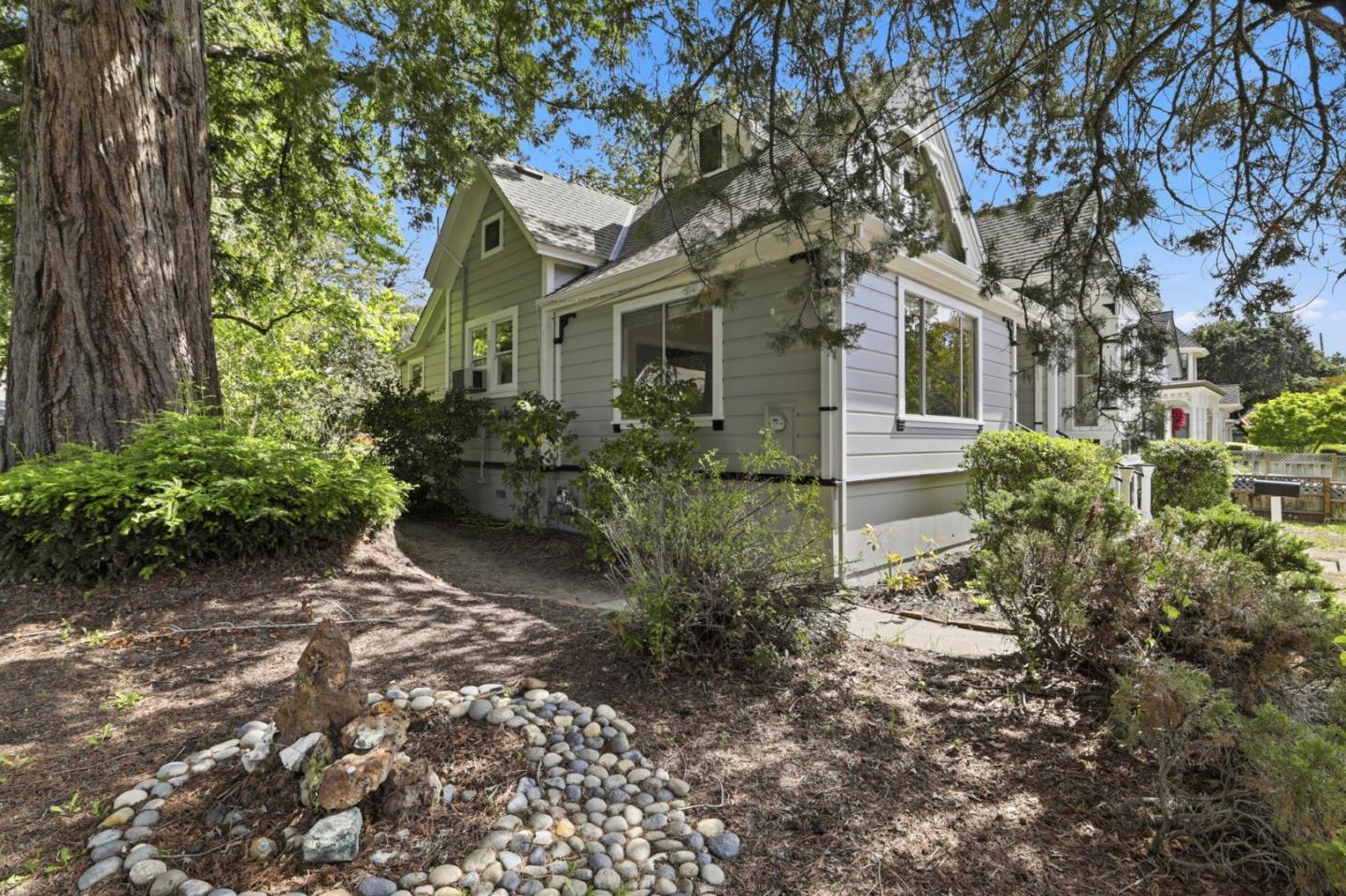 54 Whitney Avenue