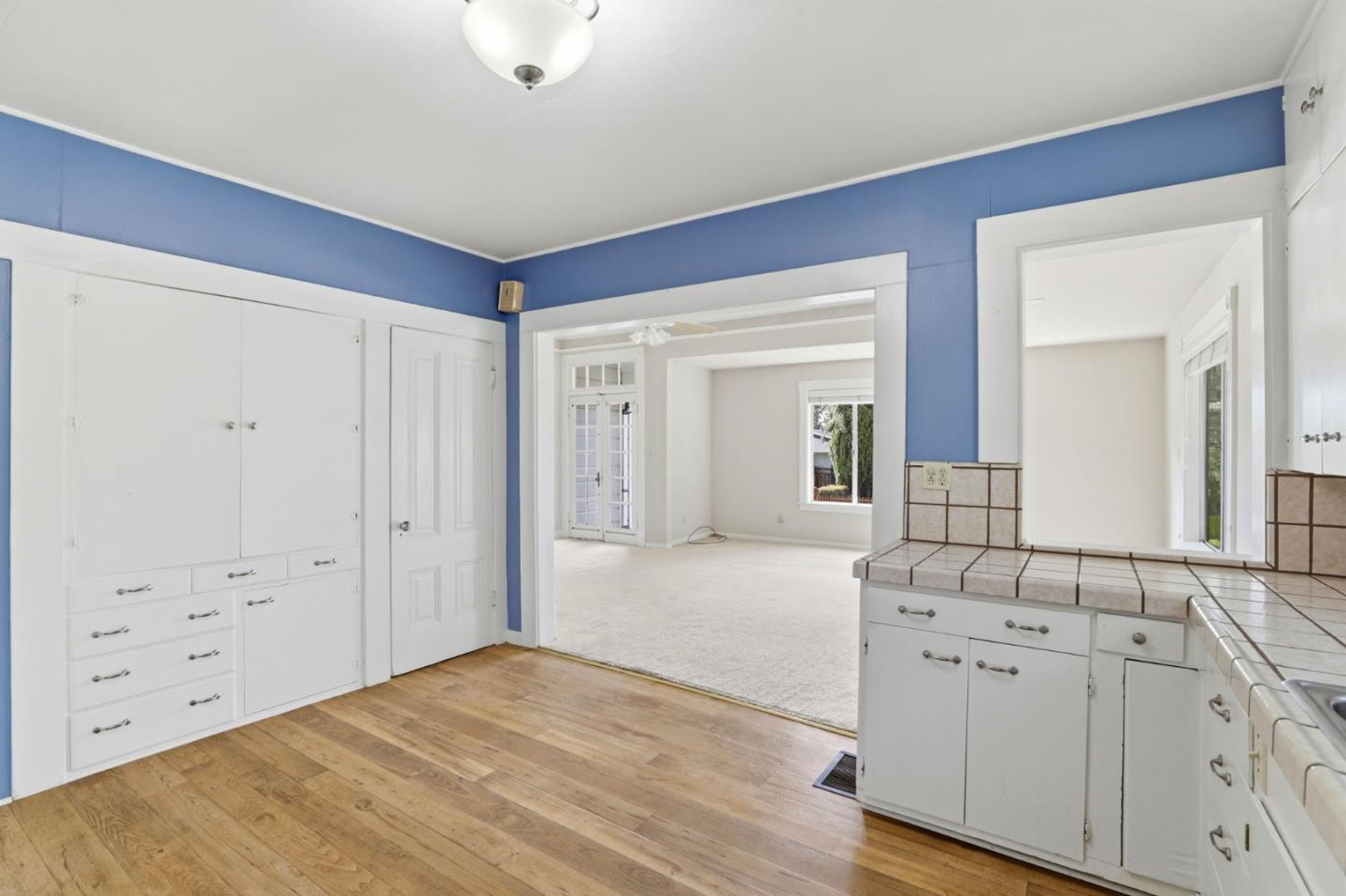 54 Whitney Avenue