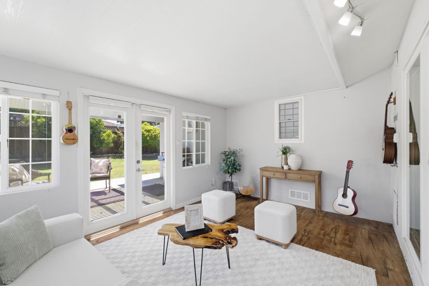 3446 Bonita Avenue