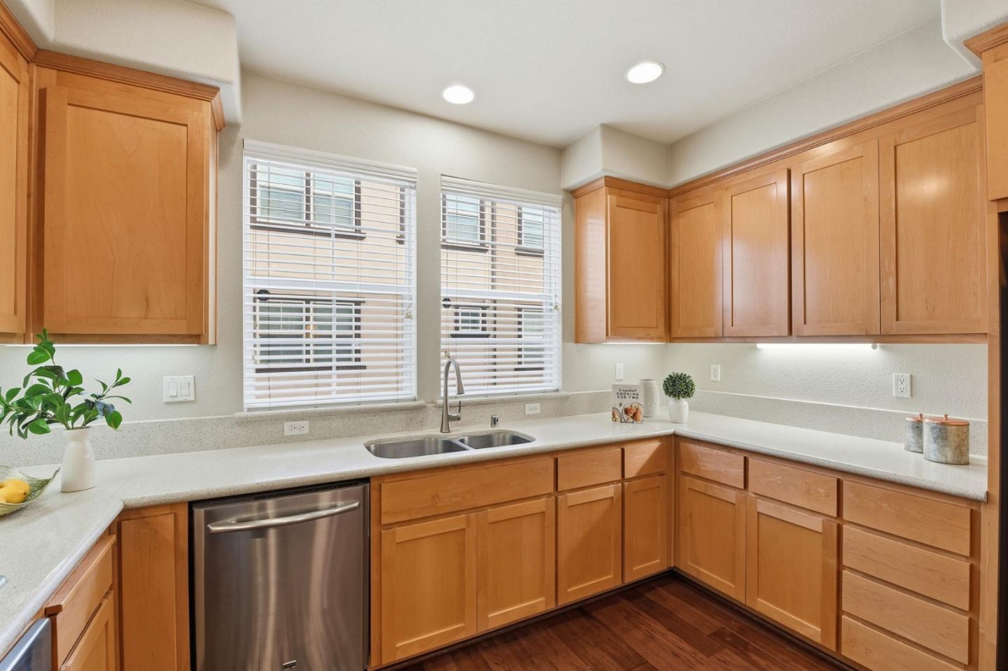 2149 Samaritan DR